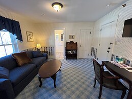 Echo Lake Inn