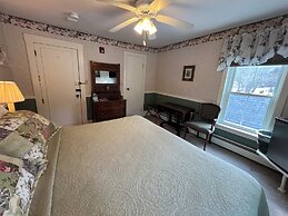 Echo Lake Inn