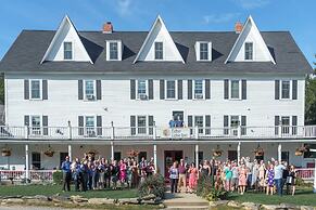 Echo Lake Inn
