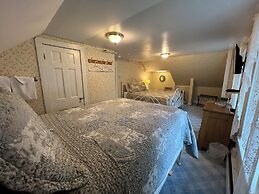 Echo Lake Inn