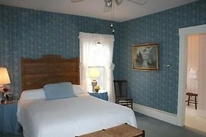 Echo Lake Inn