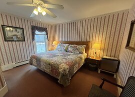 Echo Lake Inn