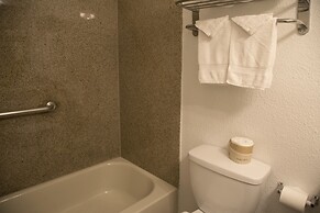 Harborview Inn & Suites San Diego Harbor