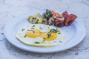 Cendana Resort & Spa