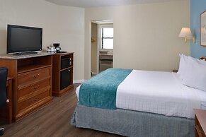 Edgewater Inn And Suites