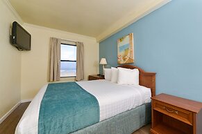 Edgewater Inn And Suites