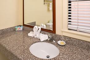 Edgewater Inn And Suites