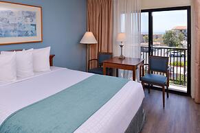 Edgewater Inn And Suites