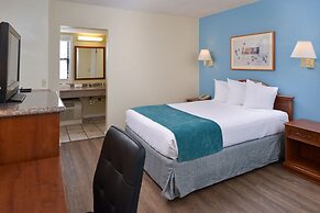 Edgewater Inn And Suites