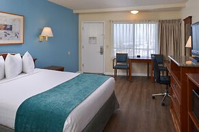 Edgewater Inn And Suites