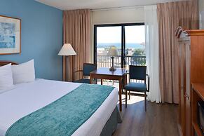 Edgewater Inn And Suites