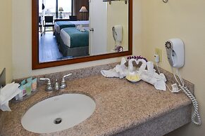 Edgewater Inn And Suites