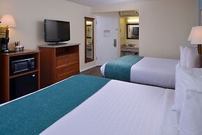 Edgewater Inn And Suites