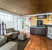 Econo Lodge Cocoa Beach - near the Port