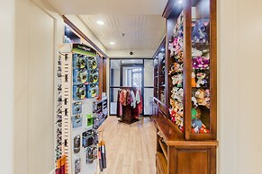 Music Road Resort Hotel and Inn