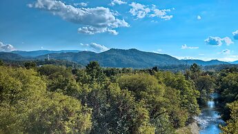 Music Road Resort Hotel and Inn