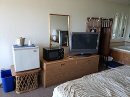 Algoma Beach Motel