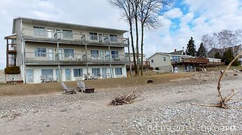 Algoma Beach Motel