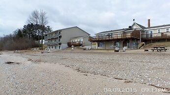 Algoma Beach Motel