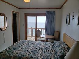 Algoma Beach Motel