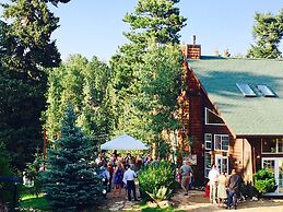 Meadow Creek Mountain Lodge and Event Center