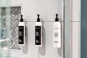 La Quinta Inn & Suites by Wyndham Cocoa Beach Oceanfront