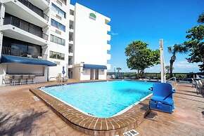 La Quinta Inn & Suites by Wyndham Cocoa Beach Oceanfront