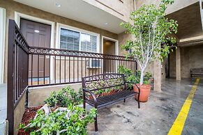 Nite Inn - Walking Distance to Universal Studios Hollywood