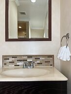 Nite Inn - Walking Distance to Universal Studios Hollywood