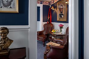 A Williamsburg White House