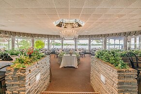 Bonnie Castle Resort & Marina