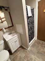 Lake Ontario Motel & Inn