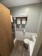 Lake Ontario Motel & Inn