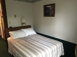 Lake Ontario Motel & Inn