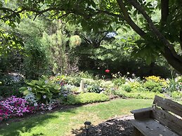 Lake Ontario Motel & Inn