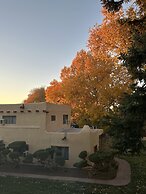 El Pueblo Lodge