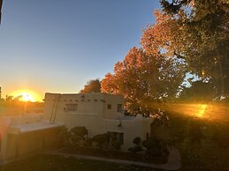El Pueblo Lodge