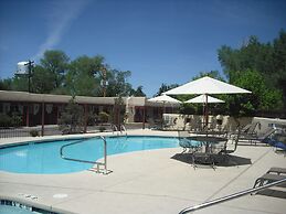 El Pueblo Lodge