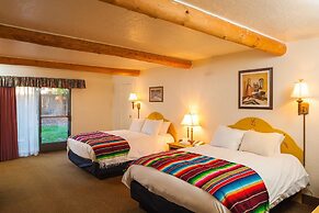 El Pueblo Lodge