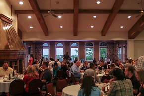 Lone Tree Golf Club And Hotel