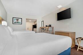 Chateau Beachfront Hotel, A By The Sea Resort