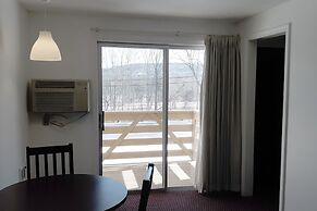 Iron Horse Inn