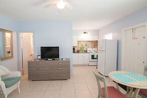 Great Escape Apartments by Lowkl