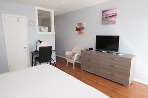 Great Escape Apartments by Lowkl