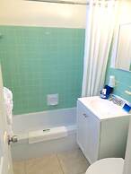 Great Escape Apartments by Lowkl