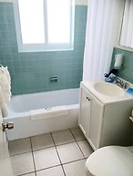 Great Escape Apartments by Lowkl