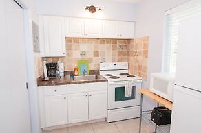 Great Escape Apartments by Lowkl