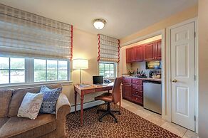 Port Inn and Suites Portsmouth, Ascend Hotel Collection