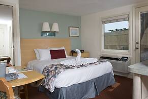 The Corsair & Cross Rip Oceanfront Resort