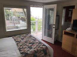 The Corsair & Cross Rip Oceanfront Resort